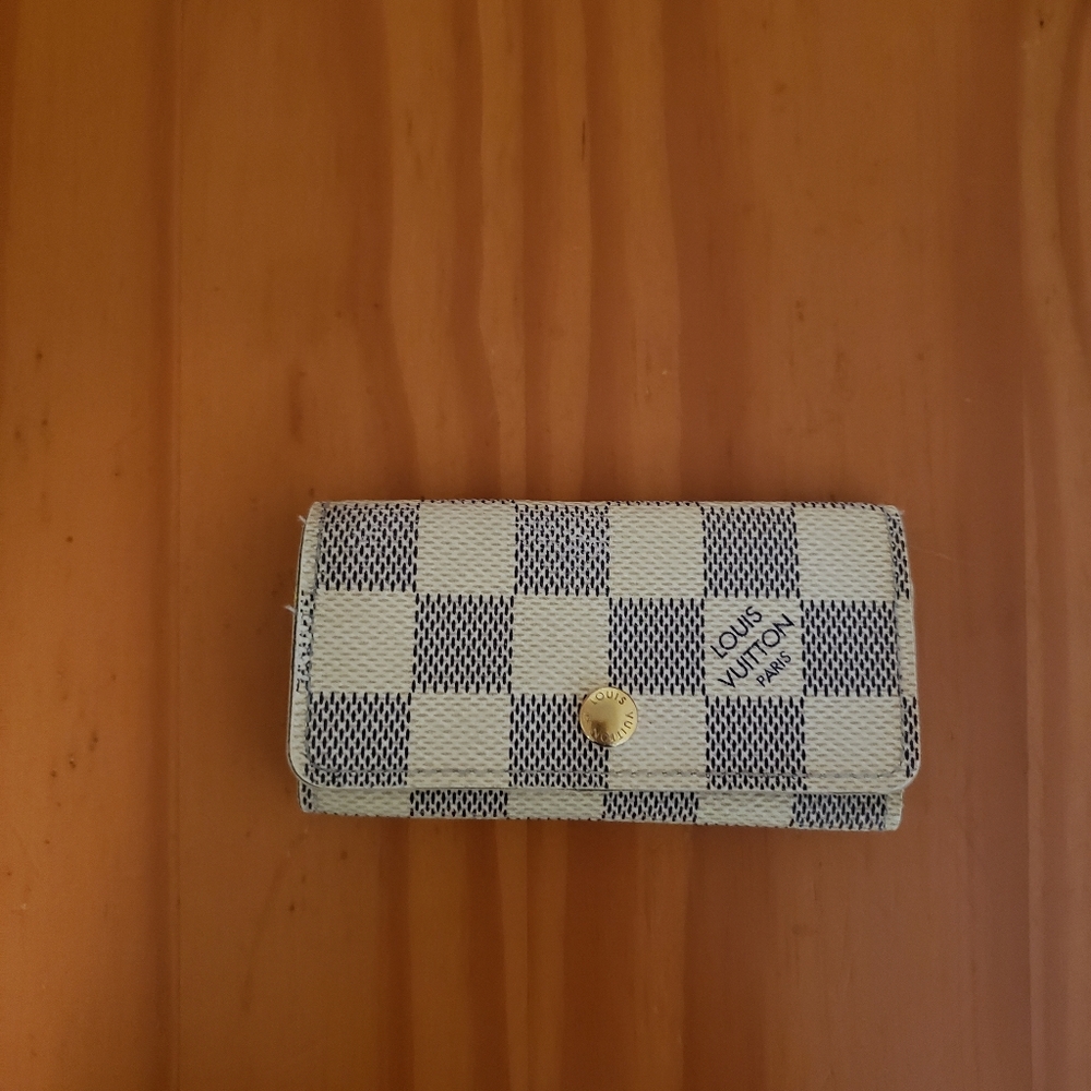 Authentic Louis Vuitton Damier Azur Key Case